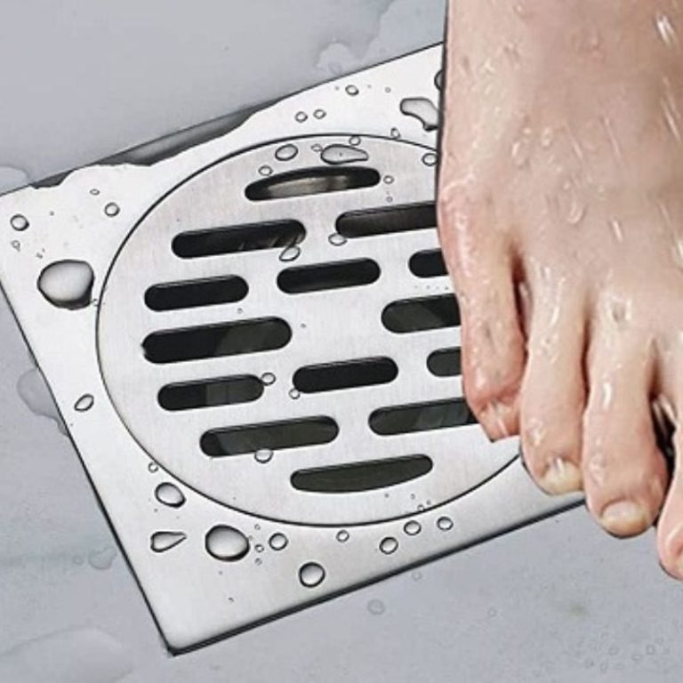 Phễu thoát sàn bị rò rỉ